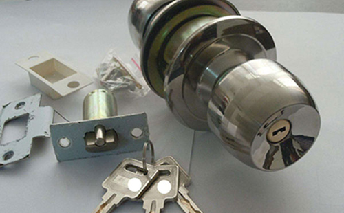 新市24小时上门开锁公司