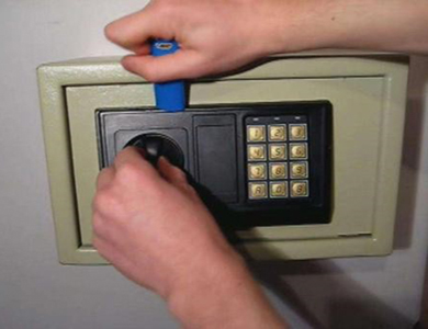 新市24小时上门开锁公司