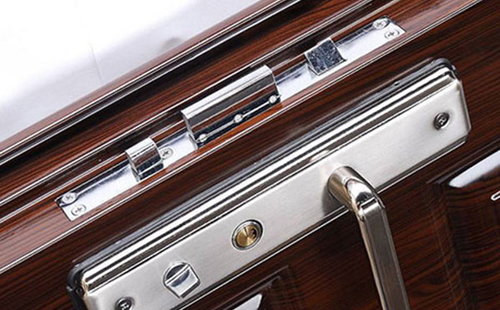 新市24小时上门开锁公司