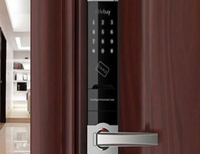 新市24小时上门开锁公司