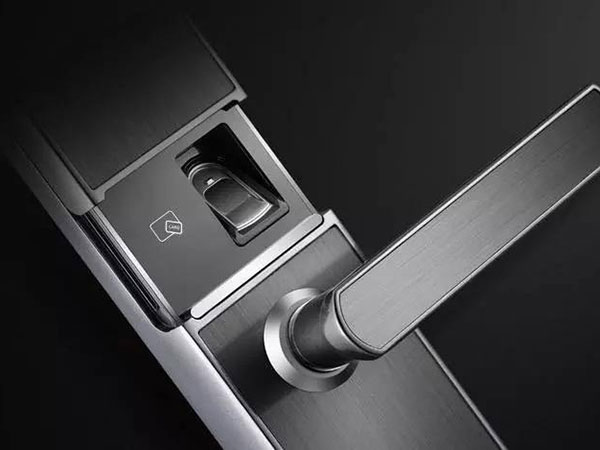 新市24小时上门开锁公司